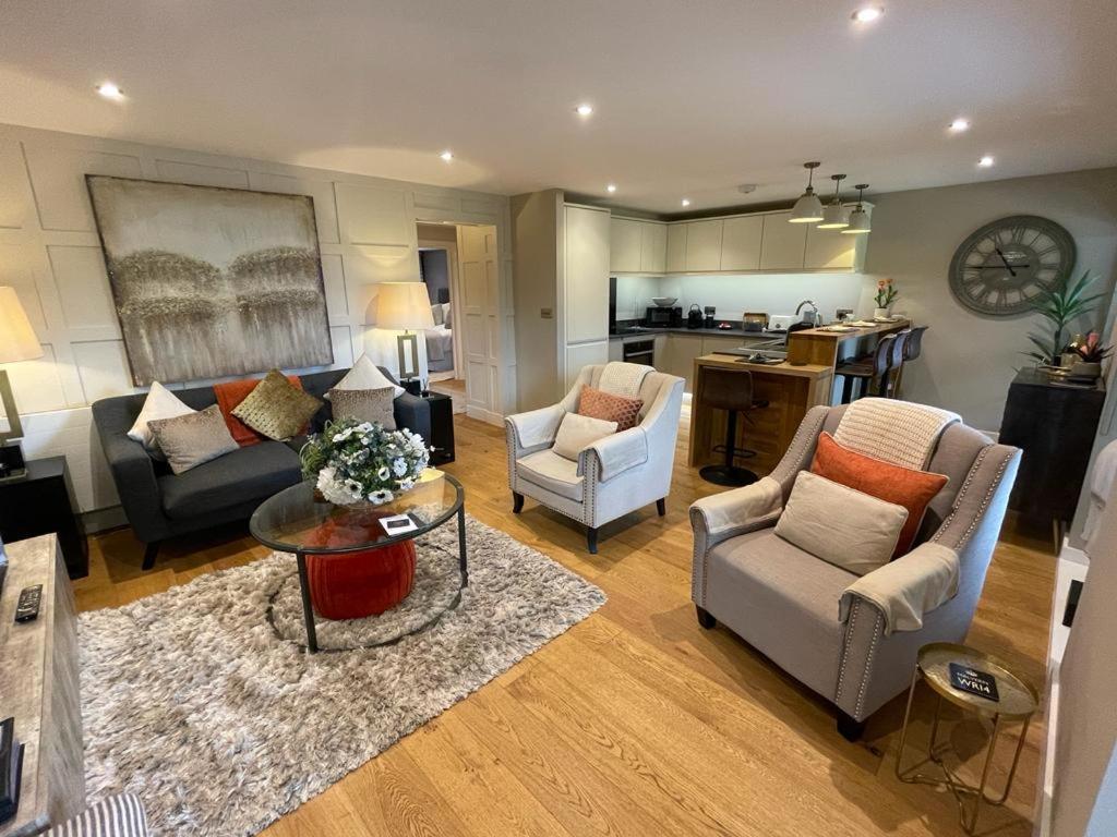 #8 Brunel House Luxury Apartment In Грейт Малвърн Екстериор снимка