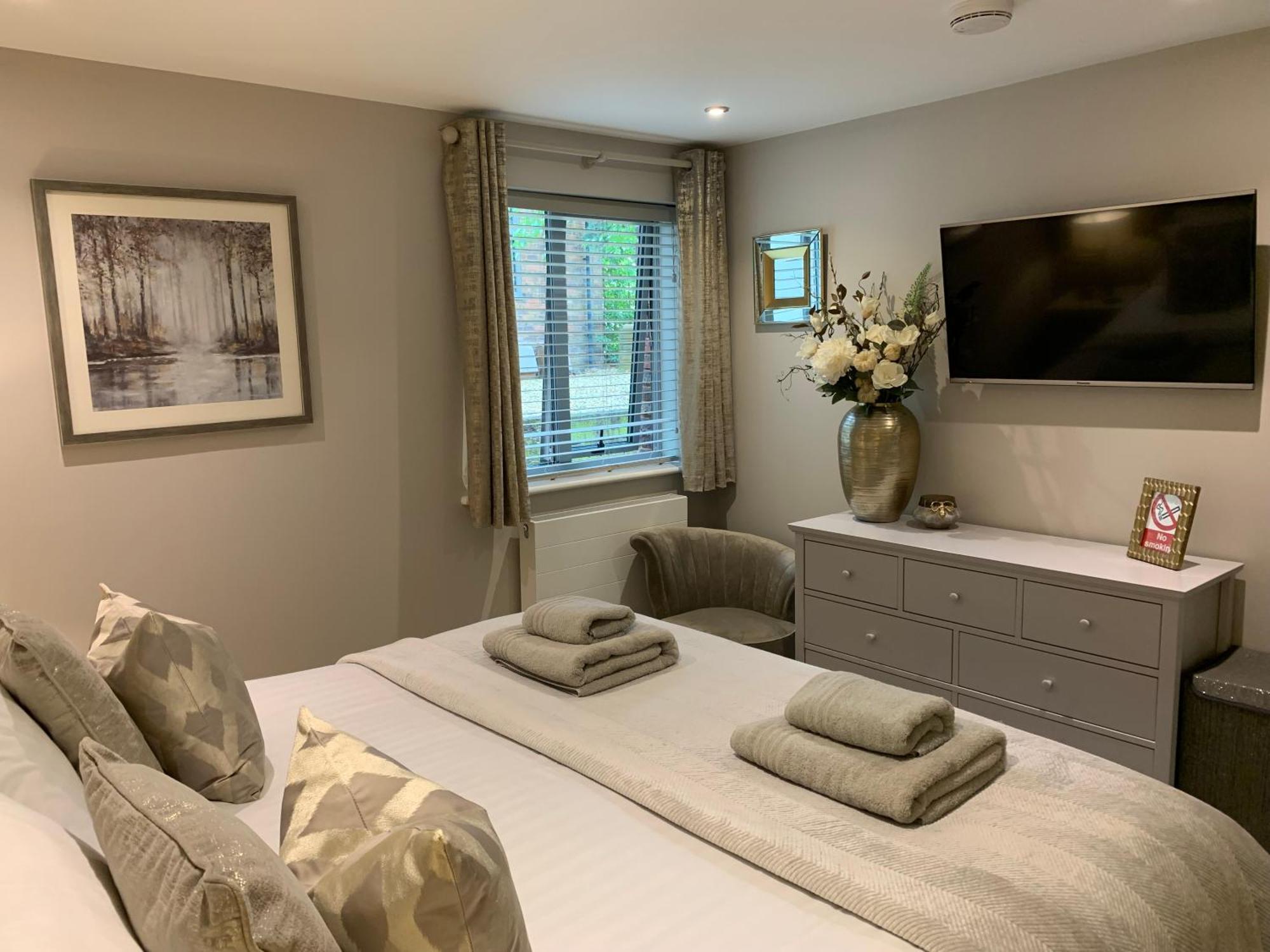 #8 Brunel House Luxury Apartment In Грейт Малвърн Екстериор снимка