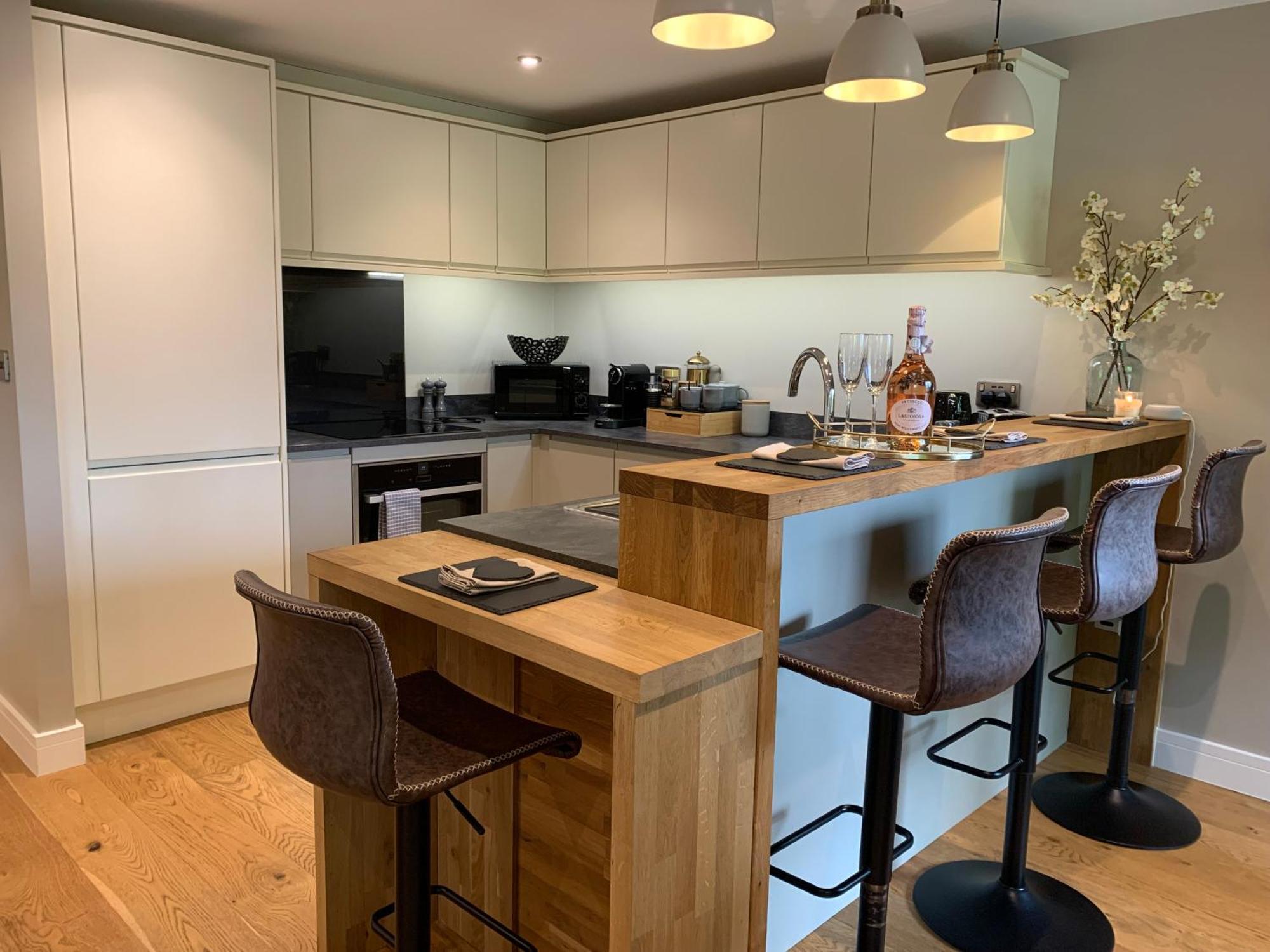 #8 Brunel House Luxury Apartment In Грейт Малвърн Екстериор снимка