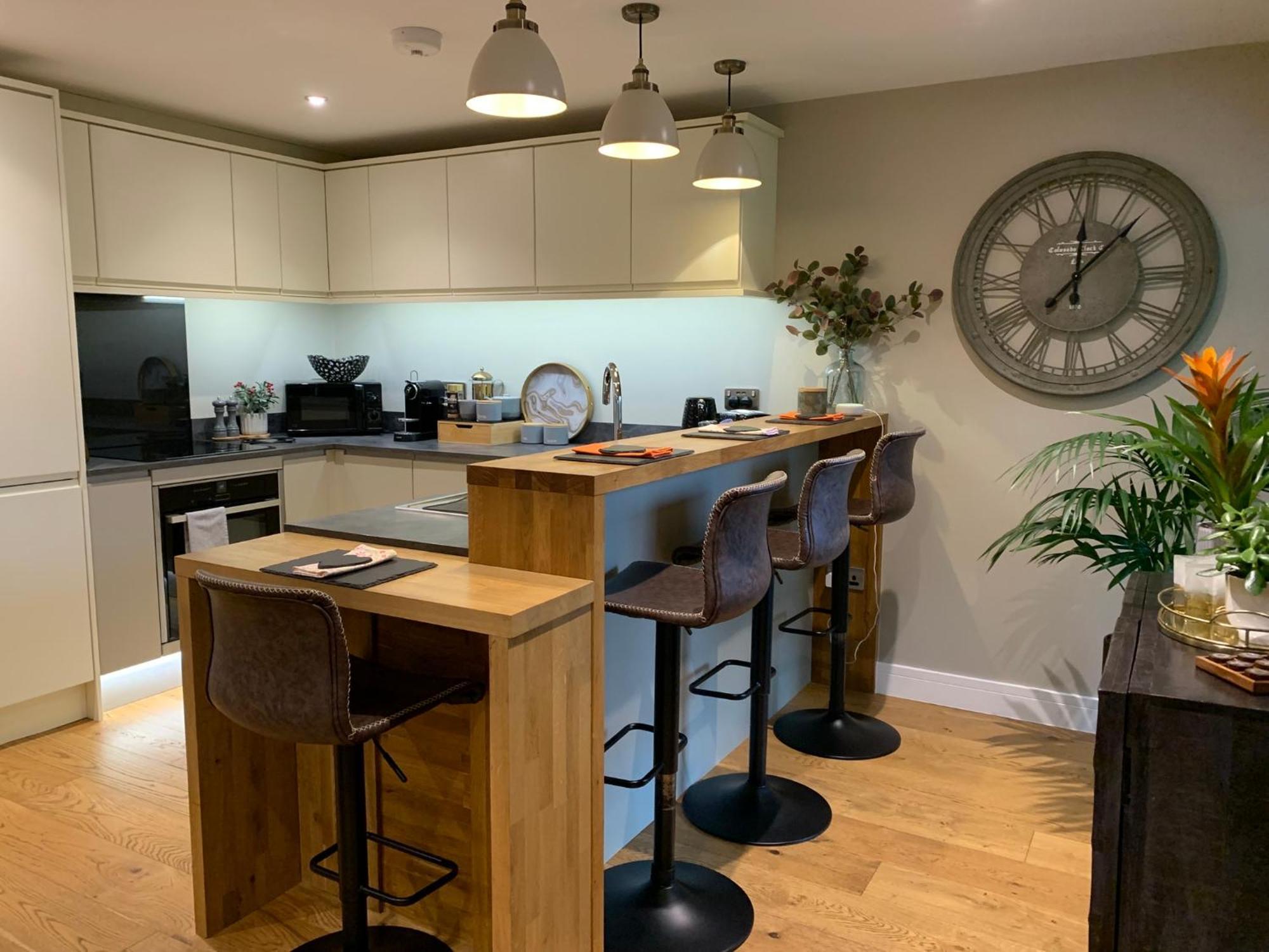 #8 Brunel House Luxury Apartment In Грейт Малвърн Екстериор снимка